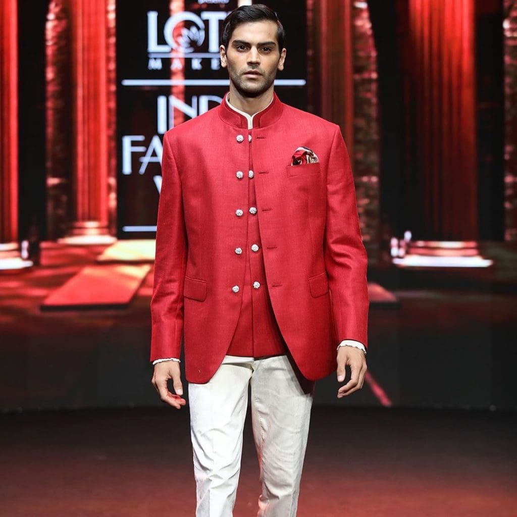 IMG 5514 Ravi Bajaj 60/70s throwback makes it big at phygital India Fashion Week