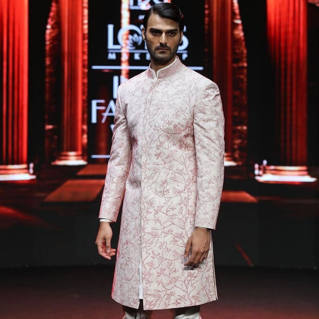 IMG 5516 Ravi Bajaj 60/70s throwback makes it big at phygital India Fashion Week