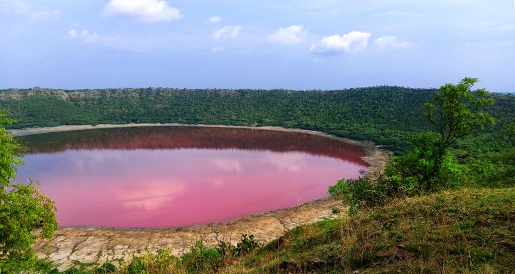 Lonar lake MakeMyTrip launches the first travel parade on social, this Republic Day!