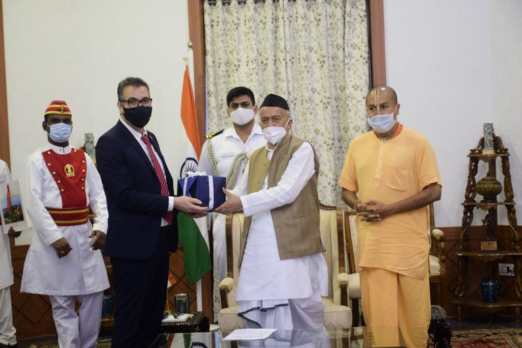 Sammy Yahia, along with Govardhan Eco Village’s Director, Shri Gauranga Das Prabhu met with 
the Honourable Shri Bhagat Singh Koshyari, Governor of Maharashtra