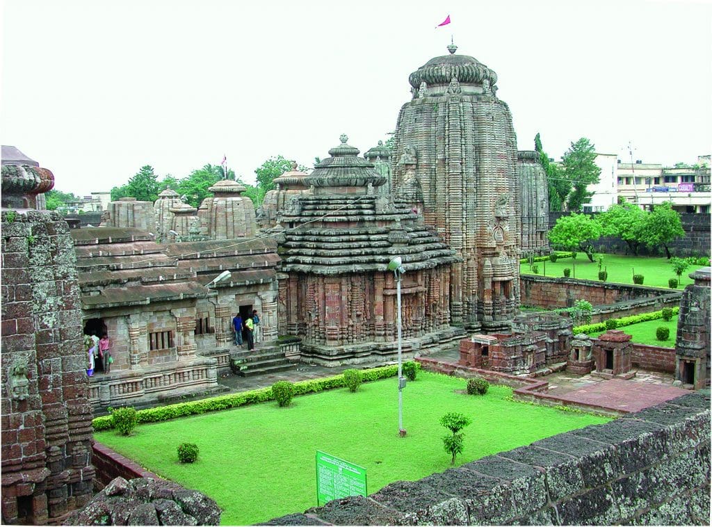 Lingaraj temple Bhubaneswar 11007 13 great leisure cities to visit in India
