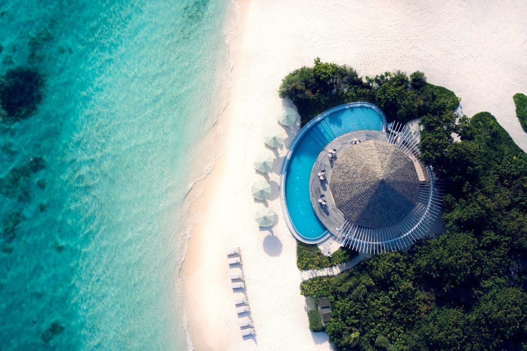 Le Meridien Maldives Resort & Spa Riviera Bar& Beach