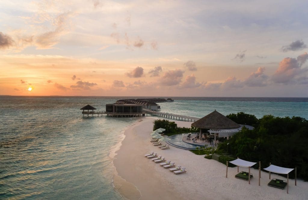 Le Meridien Maldives Resort & Spa Sunset 
