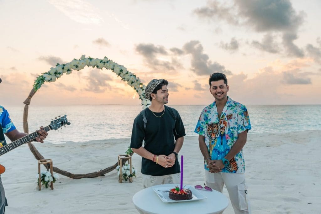 Nigam-brothers-in-Maldives