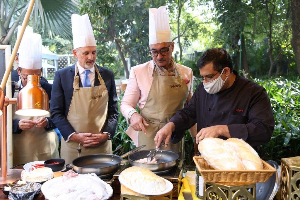 Cooking up a Tale at Taj Mahal New Delhi 5 Machan at Taj Mahal, New Delhi presents the third edition of popular Cooking-Up-A-Tale