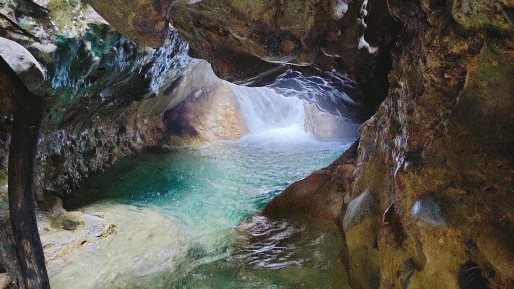 honeymoon destinations Water Cave Dehradun Splash Robbers Cave River