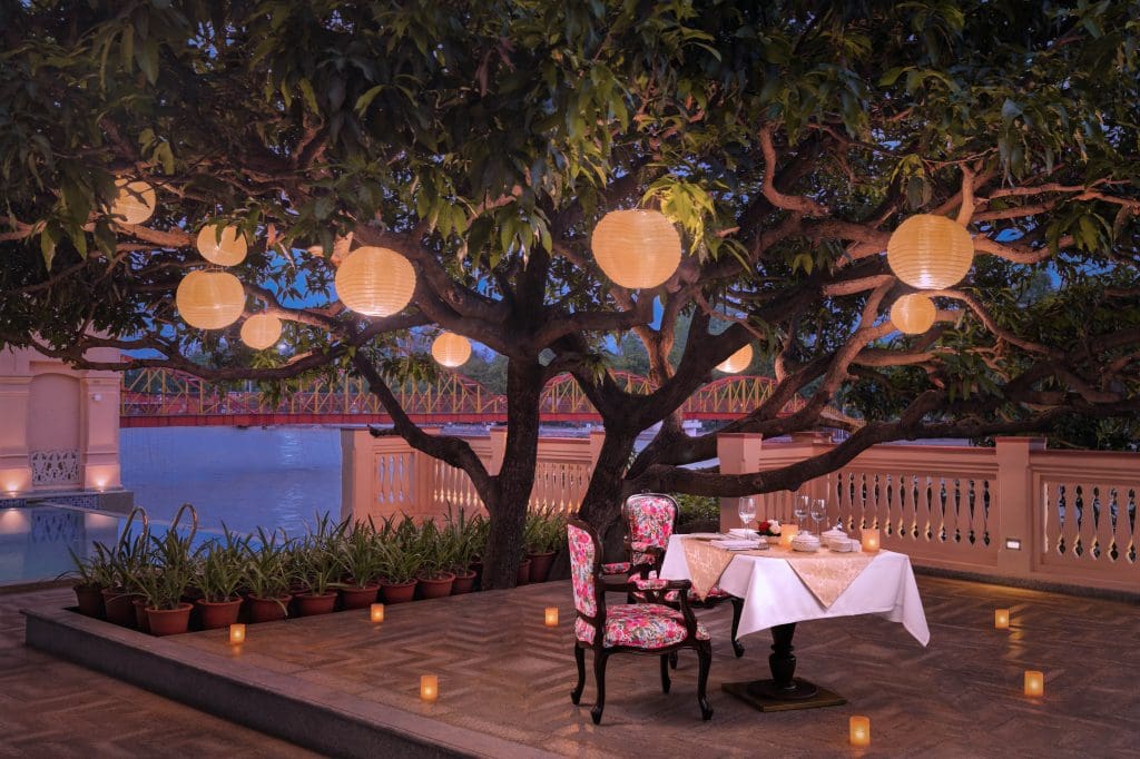 Pilibhit-House- Ancient-Mango-Tree-Private-Dining