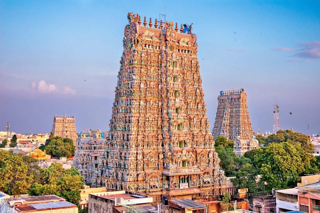 Temples to visit in South India - Meenakshi Temple, Tamil Nadu Madurai