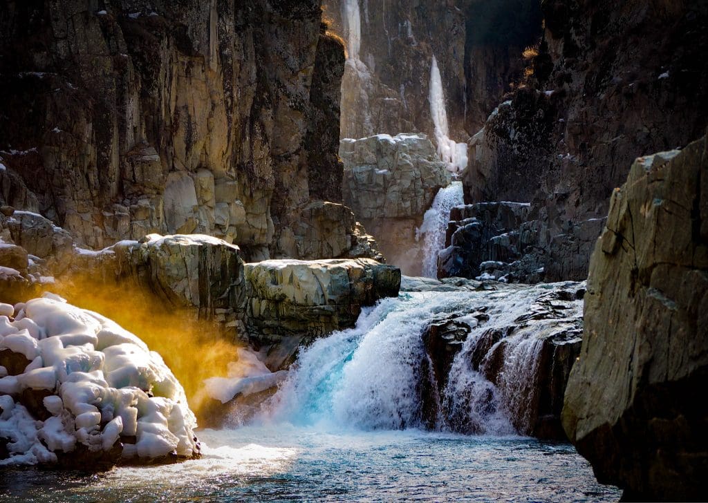  Aharbal Waterfalls 