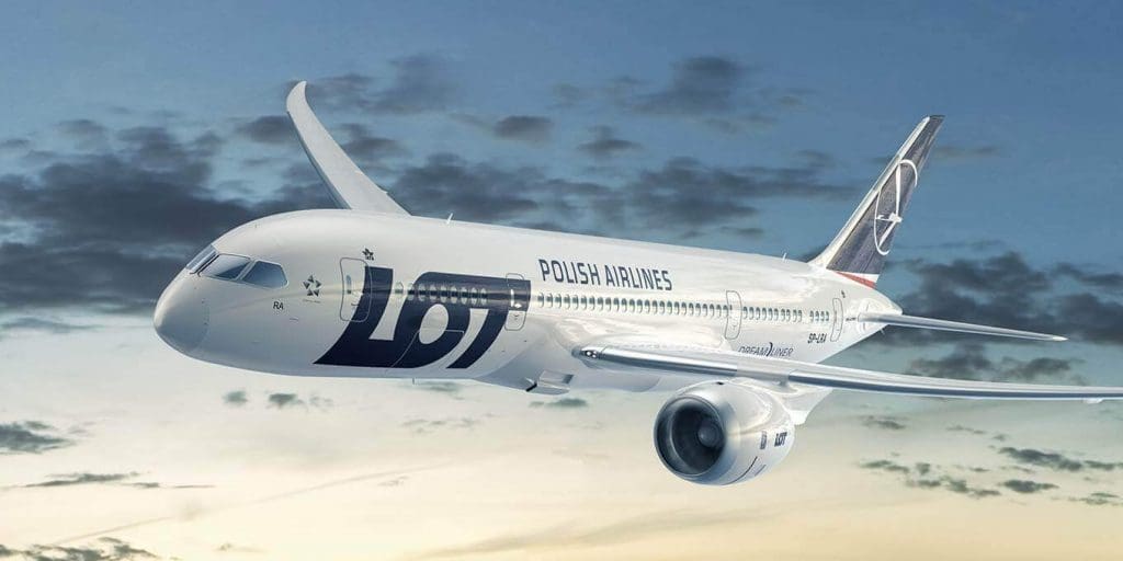 LOT airline 1 LOT Polish Airlines resumes flights to Delhi from 29 March '22; Mumbai from 31 May '22