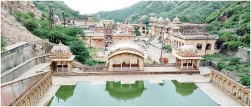 Jaipur - stunning palaces and water pools