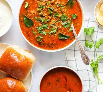   Dishes for vegetarian lovers - Misal Pav
