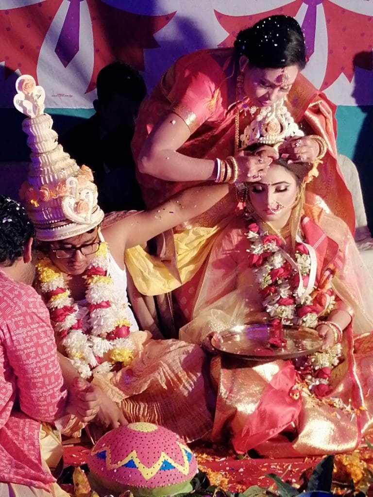 Bengali Wedding Sindoor Daan and Ghomta Culture ( pix courtesy Webgurusam)