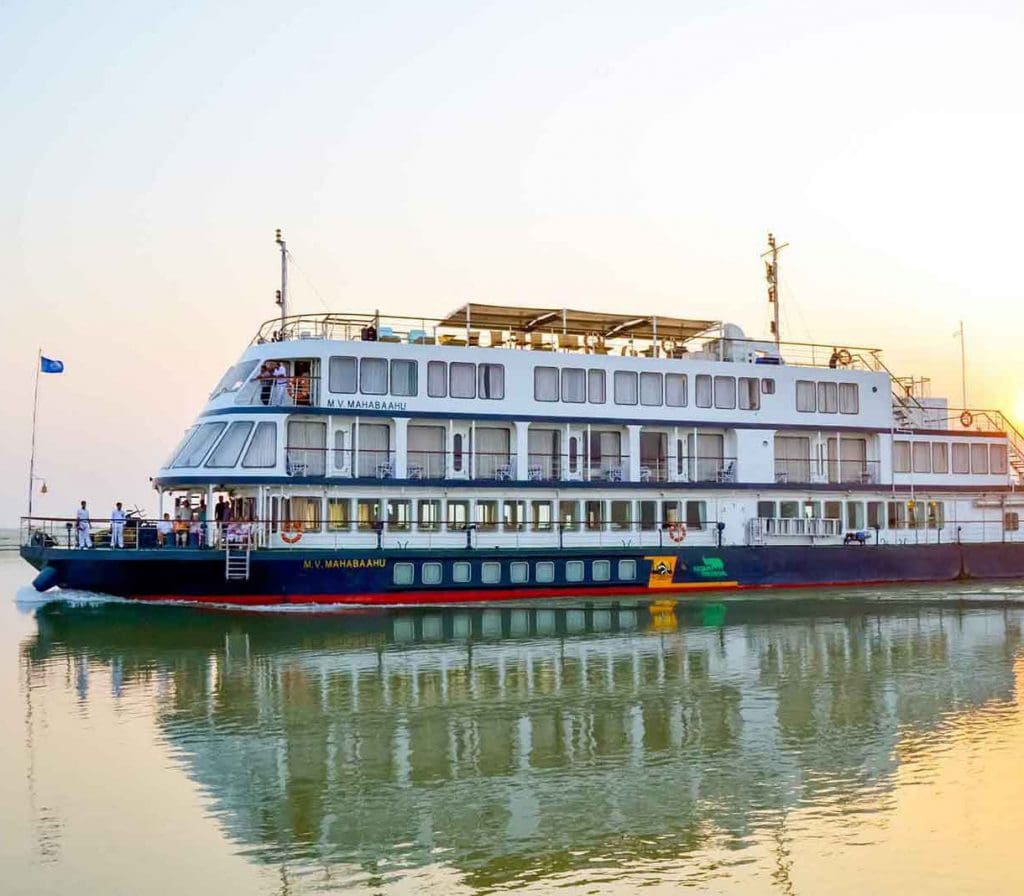  Biodiversity hotspot Assam  - Cruise on the Brahmaputra River 