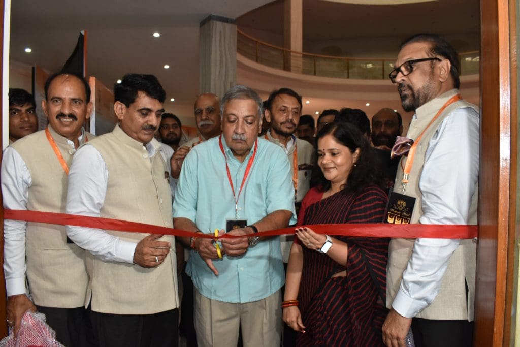 Rajasthan committed to save the wanton destruction of Shekhawati - RDTM '22 1 Principal Secretary Tourism, Gayatri Rathore, and President Emeritus, IHHA, Gaj Singh Jodhpur inaugurating the RDTM exhibition