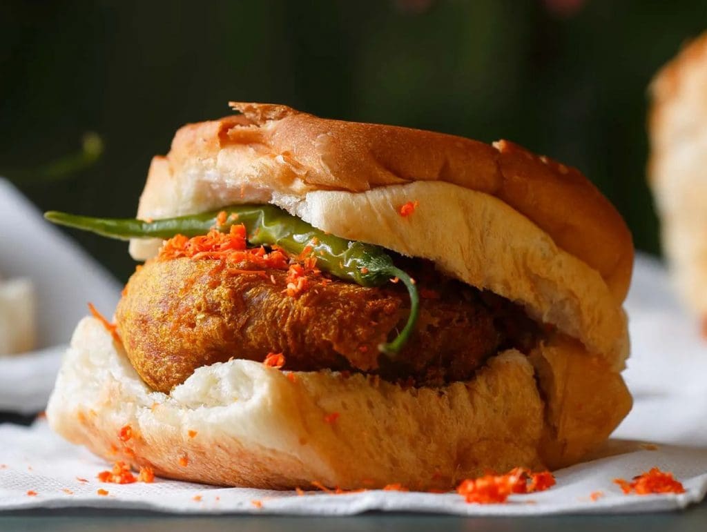 Street food markets Mumbai - Vada Pav