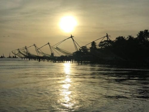 THE-TRADITIONAL-CHINESE-FISHING-NETS.