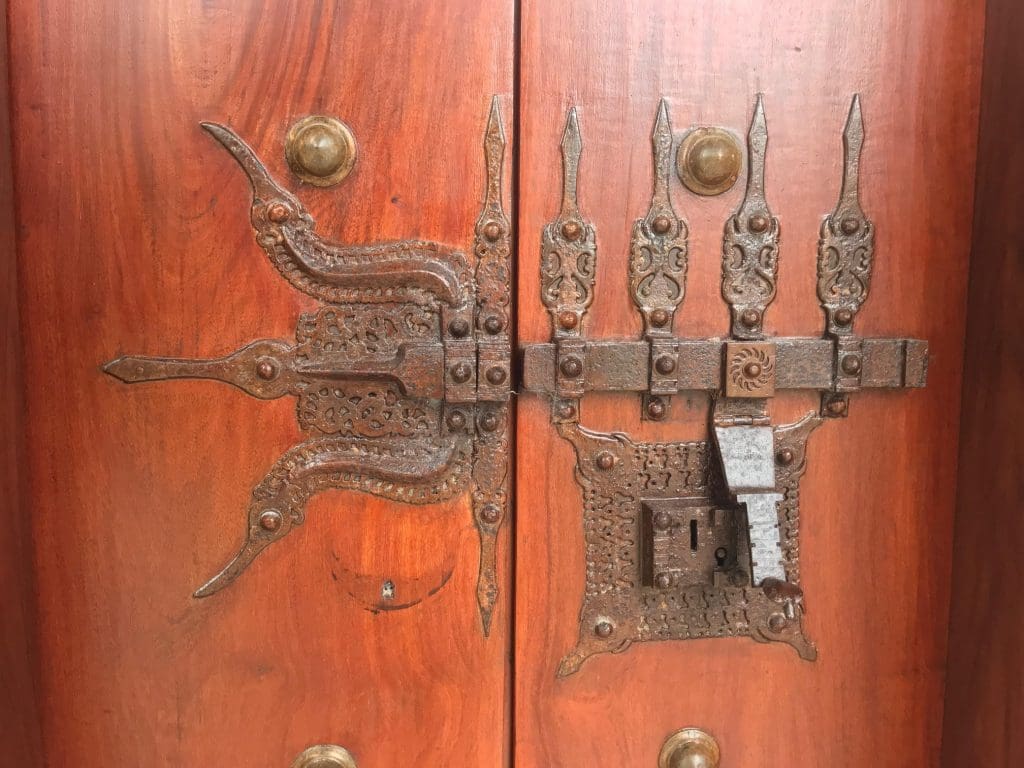 TRADITIONAL-KERALA-HOUSE-LOCK-MANICHITRATHAZHU