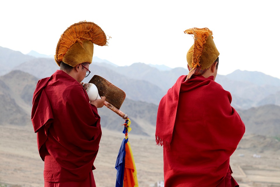 Monasterio-Budismo-Ladakh-Oración-Monjes-Thiksey