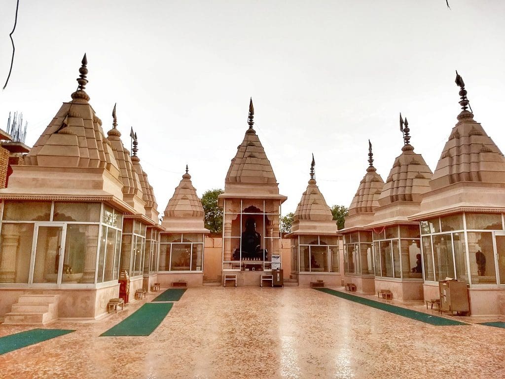 Tijara Jain Temples (Courtesy Pratyk321)