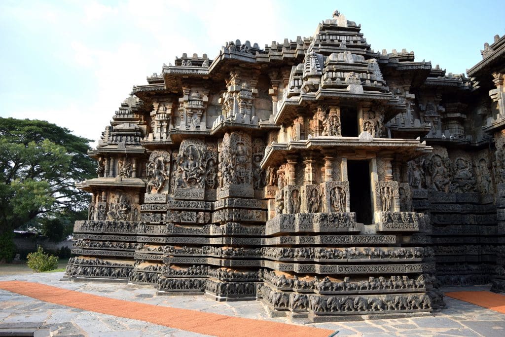  Hoysaleswara temple - Courtesy Vasukrishnan57