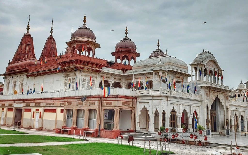 Shri Chandanpur Mahavirji Jain Temples (Courtesy Pratyk321)