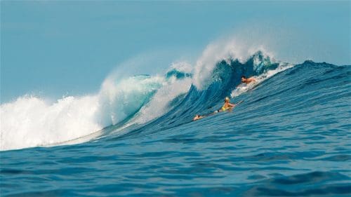 Surfing at Cloudbreak, Namotu