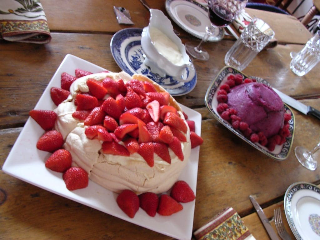 Australian Christmas Pavlova -  Courtesy Yabby, CC BY 2.0, via Wikimedia Commons
