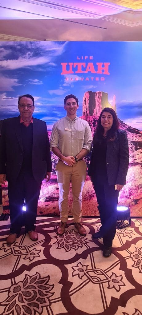 Zach Fyne Especialista en Mercados Globales Oficina de Turismo de Utah con Kewal y Kamal Gill