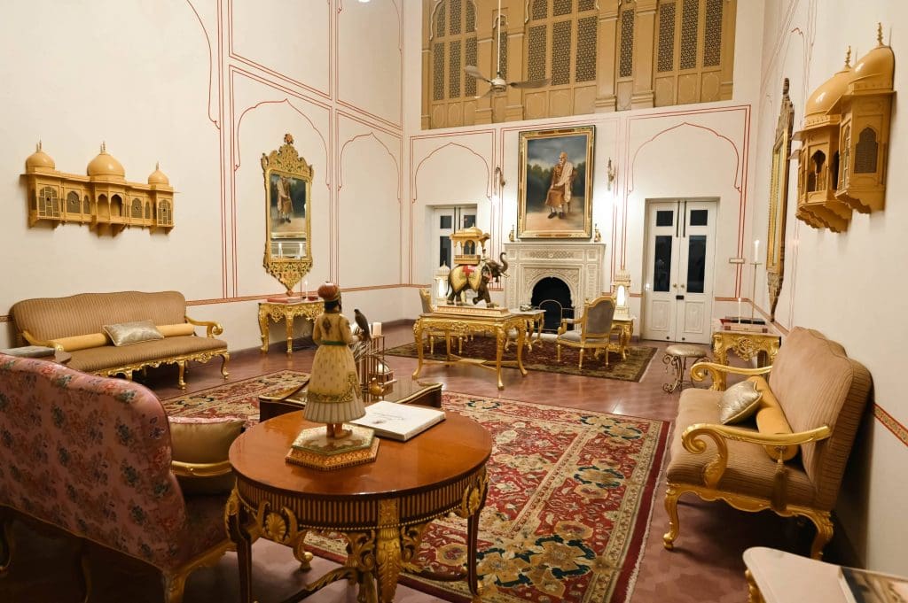 Brij Hotels debuta en el pintoresco Bikaner con el nuevo Brij Gaj Kesri: cuarto lanzamiento en Rajasthan 2 Área de dibujo salpicada de artefactos interesantes Los hoteles Brij debutan en el pintoresco Bikaner con el nuevo Brij Gaj Kesri: cuarto lanzamiento en Rajasthan