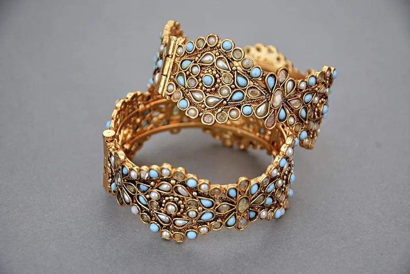 Beautiful Rajasthani jewellery - 6 famous styles 8 Arm ornament, Jaipur, Rajasthan via Wikipedia Commons