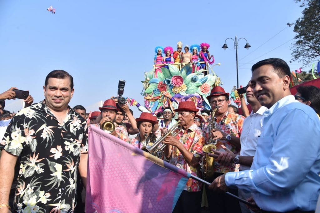 VIVA Carnaval in full swing: Hon. CM Pramod Sawant flags off the parade 1 Pramod Sawant, Hon. Chief Minister, Goa along with Rohan Khaunte, Hon. Minister of Tourism, IT and Printing, and Stationery, Government of Goa-intruz