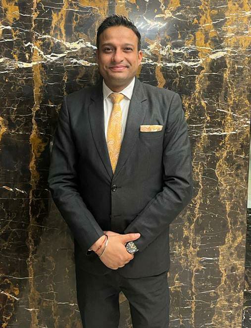 Sahil Joshi gerente de división de habitaciones Radisson Blu Plaza Delhi Airport