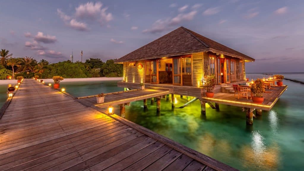 Best Honeymoon Hotels: Komandoo-Island-Resort-Spa