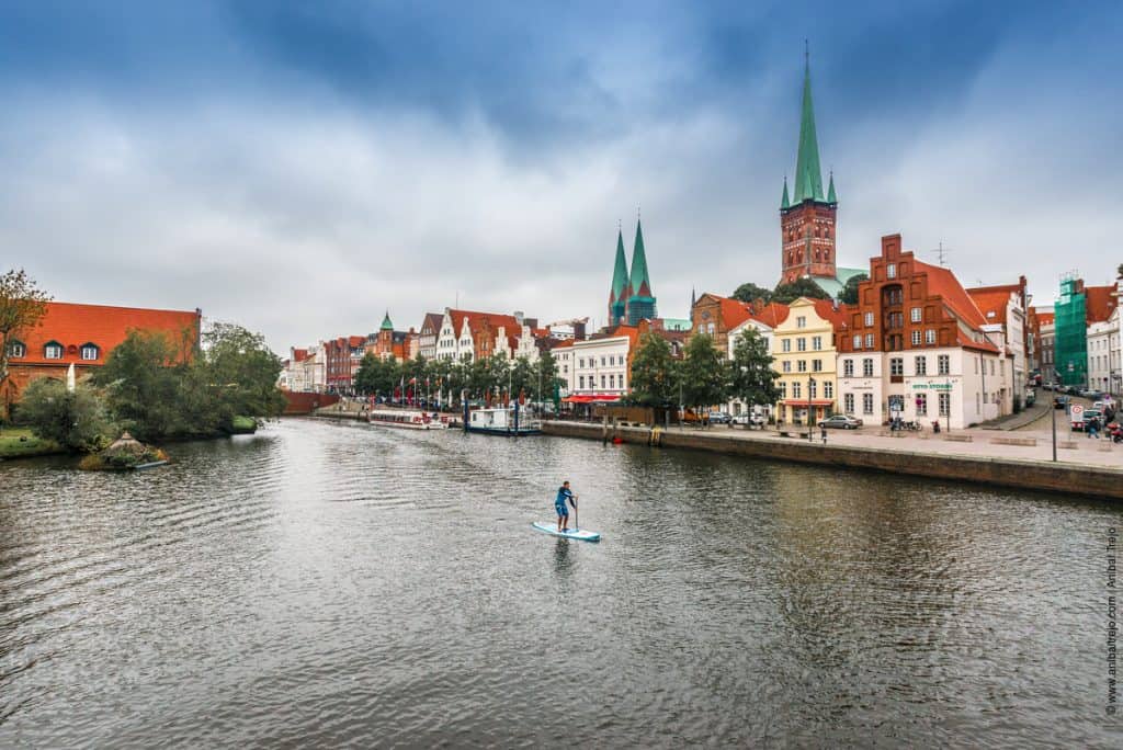 Lubeck Auf der Trave durch die Altstadt Stand up paddling Pure summer feeling: sunny spots along 1,200 km of coastline in Germany