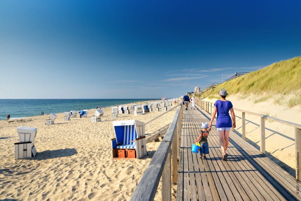 Sylt Westerland Kurpromenade Pure summer feeling: sunny spots along 1,200 km of coastline in Germany