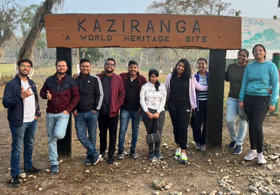 IIS OT de lotes de 2021 y 2022 visitando el Parque Nacional de Kaziranga Noreste de India