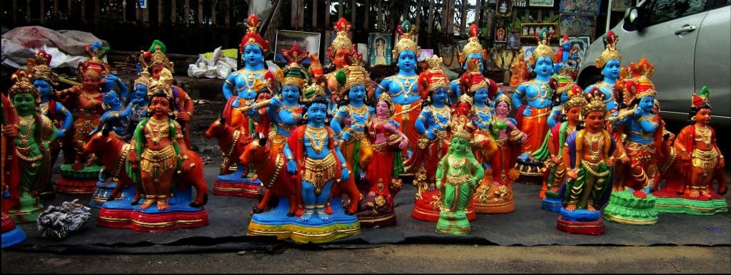  Plaster of Paris doll, known as ‘PuducherryBommai’.  Image courtesy Thamiziniyan via Wikipedia Commons