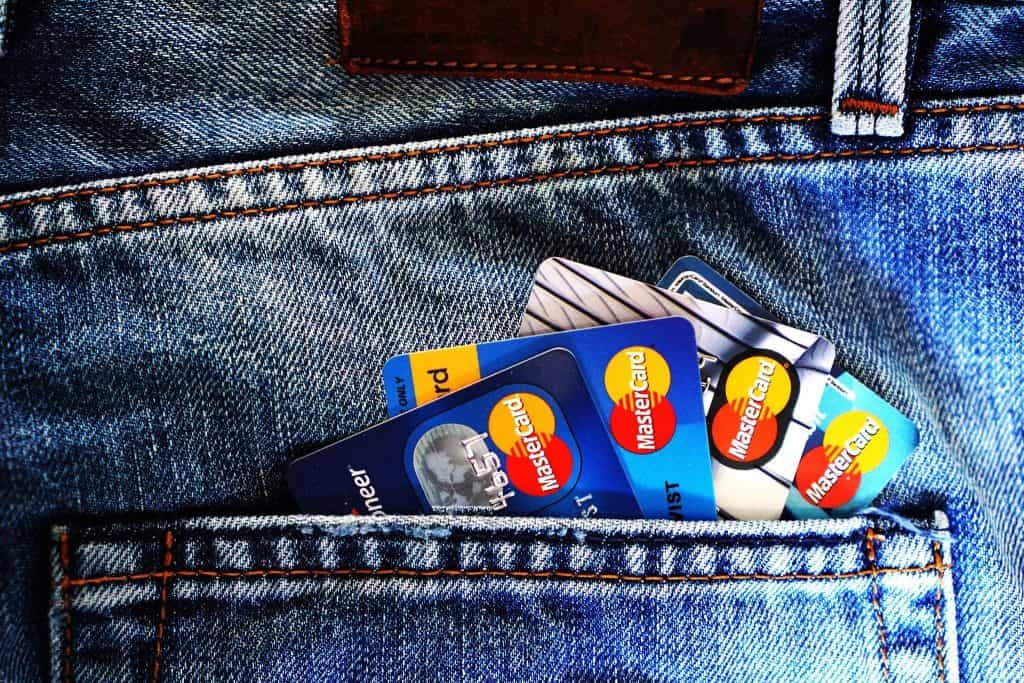 ¡Mantenerse seguro! Los turistas evitan ser víctimas de 8 estafas de viaje comunes 2 Se advierte a los turistas que eviten ser víctimas de estafas comunes de viajes