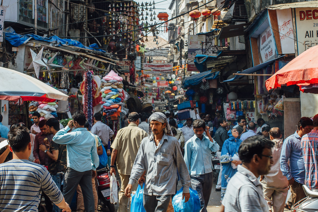  The vibrant world of Chor Bazaar 