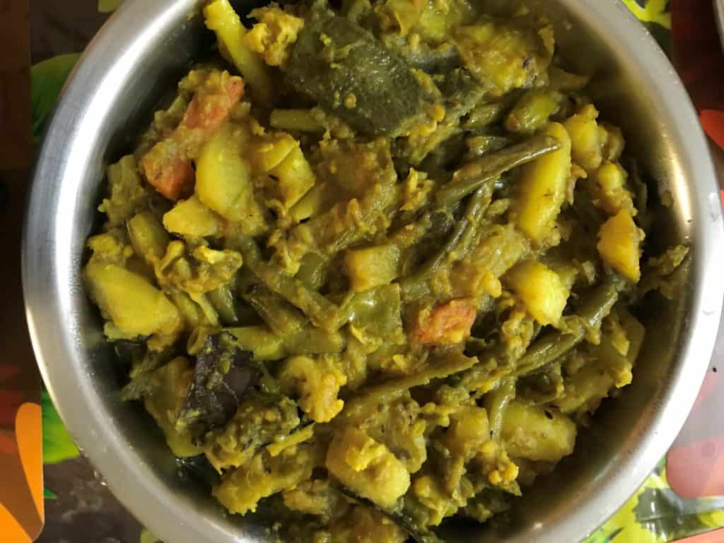 Labra tarkari MA17 Explore exotic flavours of Bengal: 9 lesser-known but delicious dishes to try!