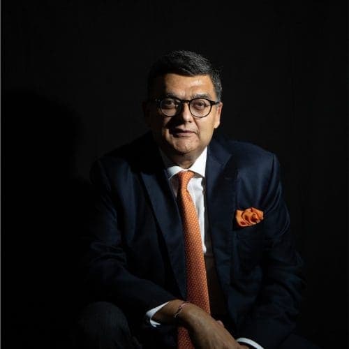 En el segundo encuentro de salida de FICCI India: India-Indonesia 'RICH'- Religion, Cultural & History is big connect 8 Dipak Deva, presidente del Comité de Turismo y Cultura de la FICCI