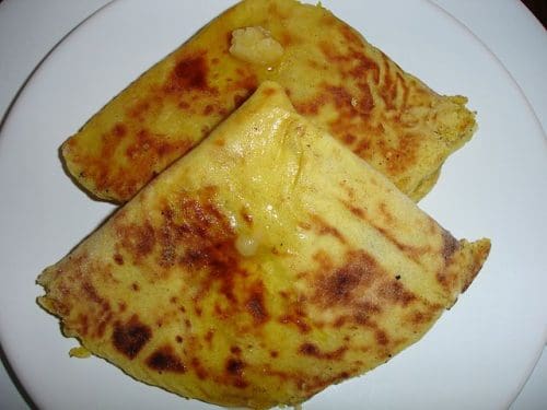 Pooran poli made in Maharashtra. Image courtesy Heena78624 via Wkipedia Commons