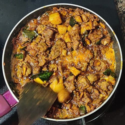 Goan food: Pork Vindaloo 
Varghese K James, CC BY-SA 4.0, via Wikimedia Commons
