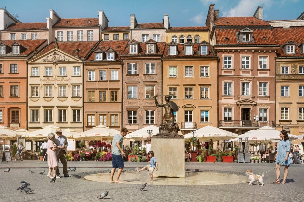 Warsaw - Old Town Market Square (c) Warsaw Tourist Office