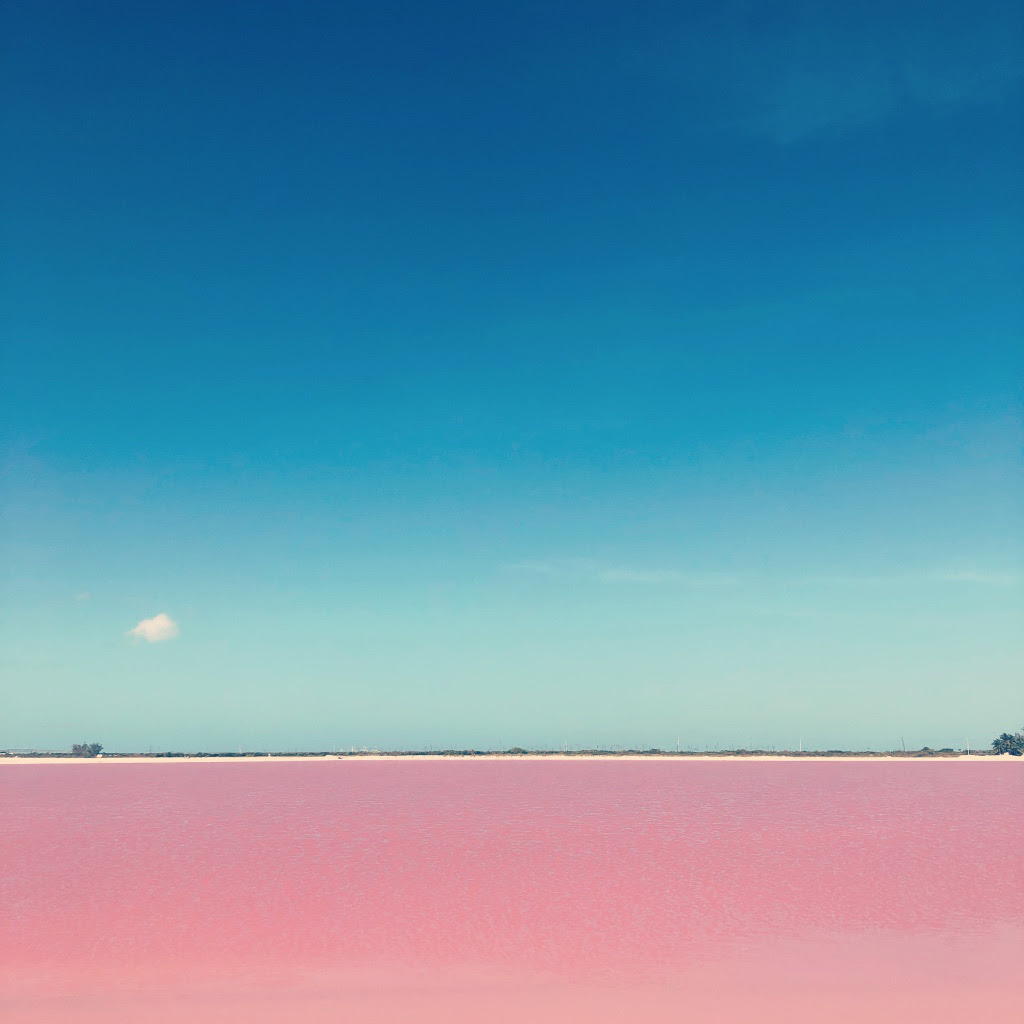 The name LUUM, “earth” in Mayan, is a homage to the first ring cast: Las Coloradas, Yucatan, Mexico