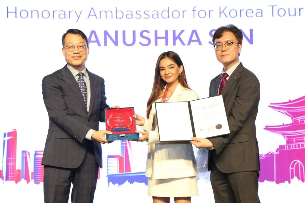 (L to R) Younggeun Lee (Executive Director of Korea Tourism Organization), Anushka Sen and Myongkil Yun, Regional Director – India & SAARC (Korea Tourism Organization) 