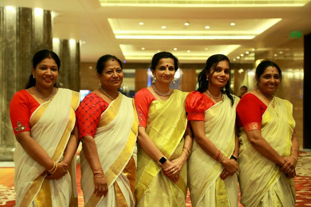 Vestimenta tradicional Leela Raviz Kerala Showcase