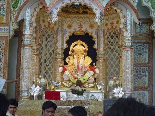 Shreemant Dagdushet Halwai Ganpati. Image credit Shrutuja Shirke via Wikipedia Commons