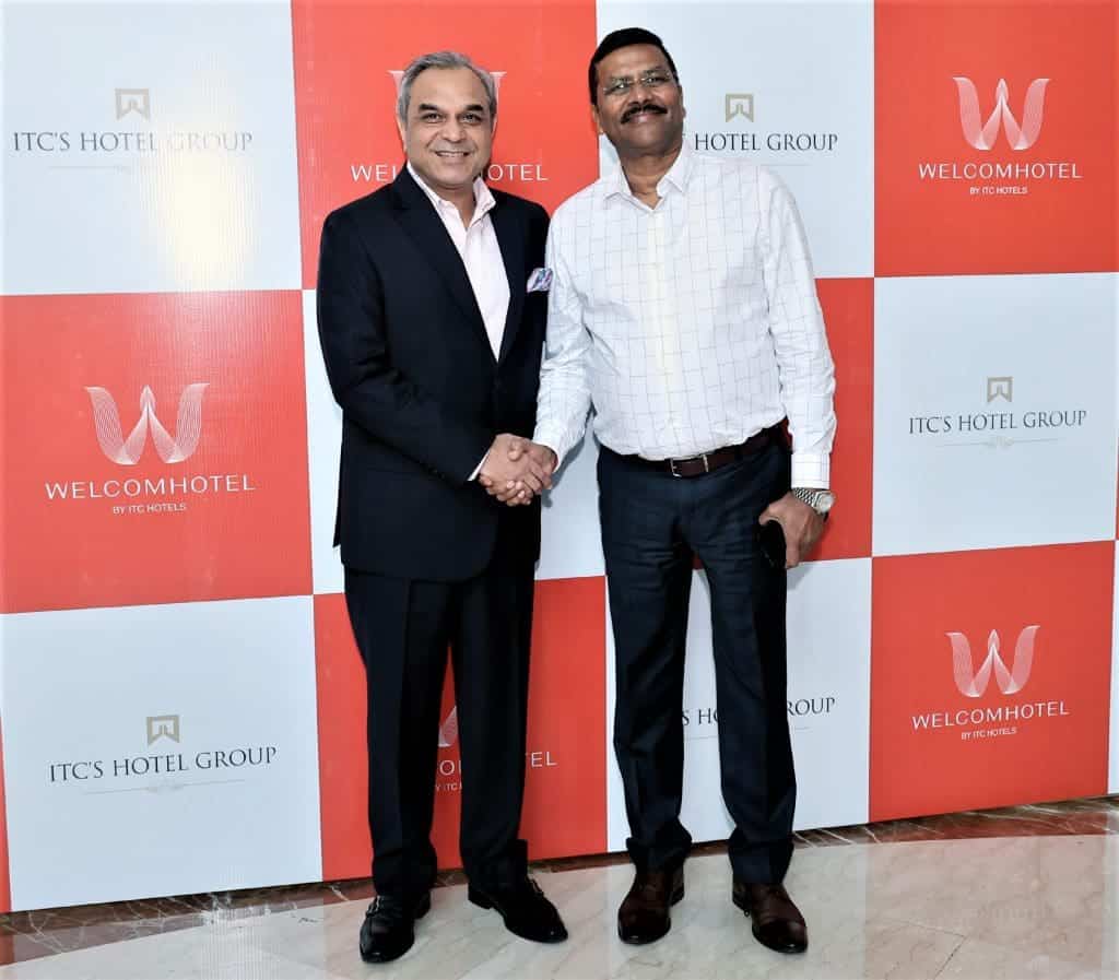 ITC Hotels firma un acuerdo de gestión para el nuevo Welcomhotel Kalimpong Resort 1 de 70 habitaciones Anil Chadha, DCE ITC Hotels con Binod Gupta, presidente del BLG Group, en la ceremonia de firma del Welcomhotel Kalimpong